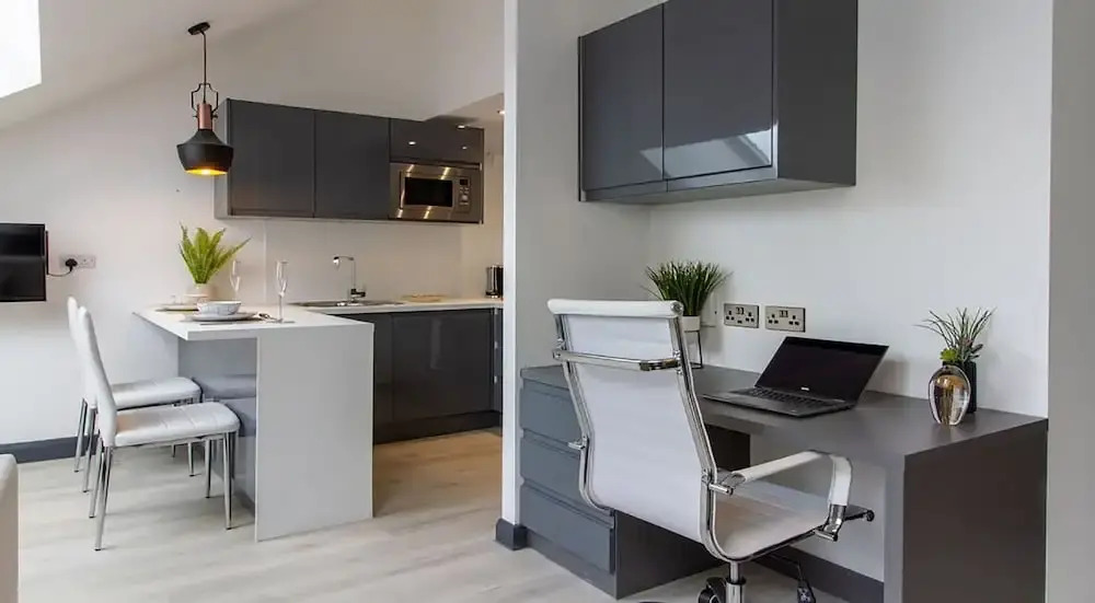 The Residence Coventry by Paymán Club