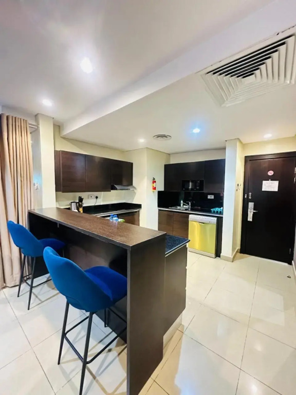Golden Tulip Oniru Suites