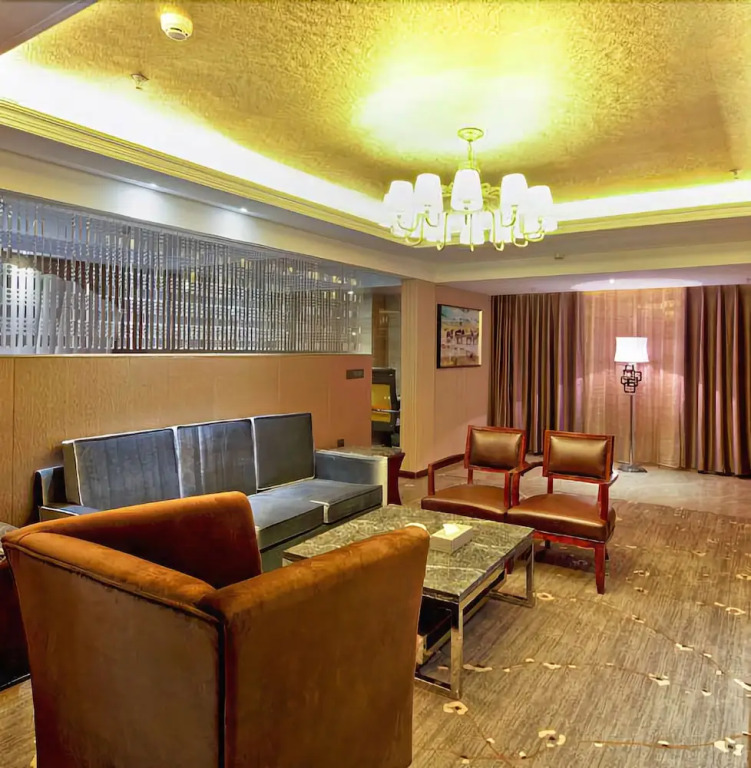 Serengeti Hotel