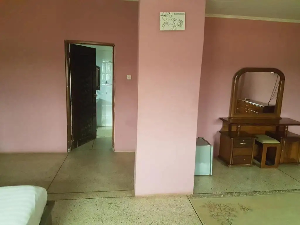 East Airport Guesthouse