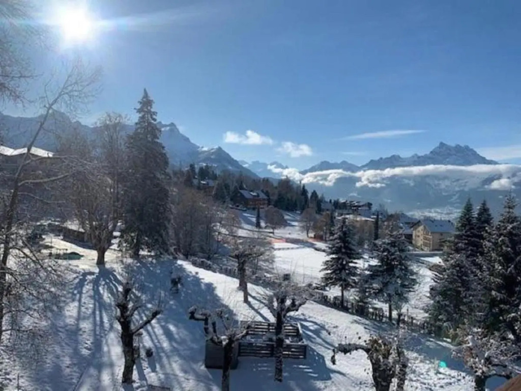 Villars Lodge
