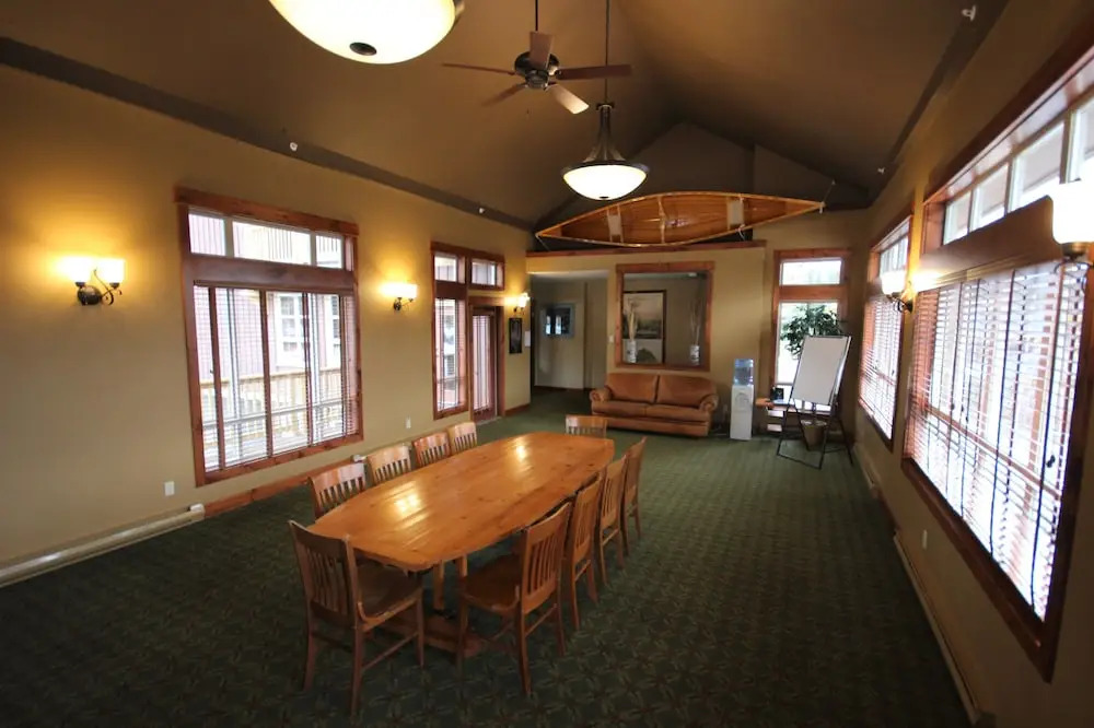 Timberline Lodges by Fernie Lodging Co