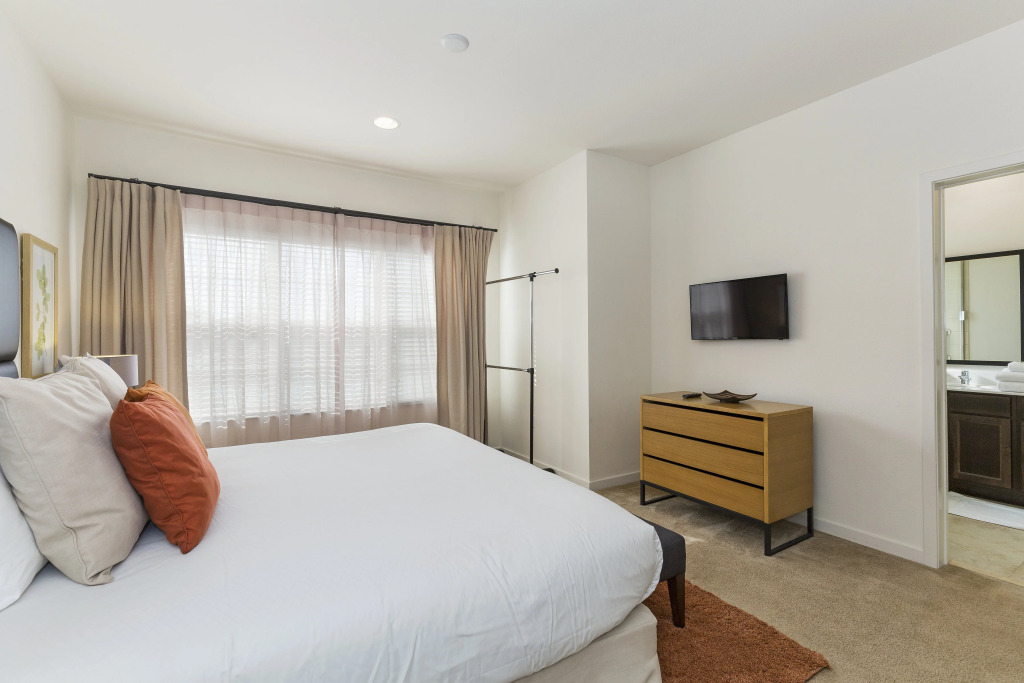 2 Bedrooms 25 Bathrooms Regal Oaks 2604 Rl