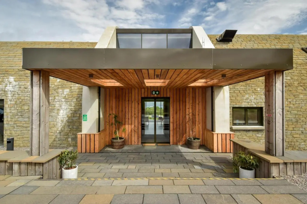 Bracken Hide Hotel