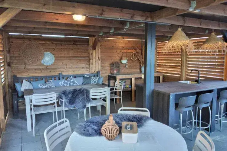 Classy Holiday Home in Sint Annaland with Garden, Barbecue