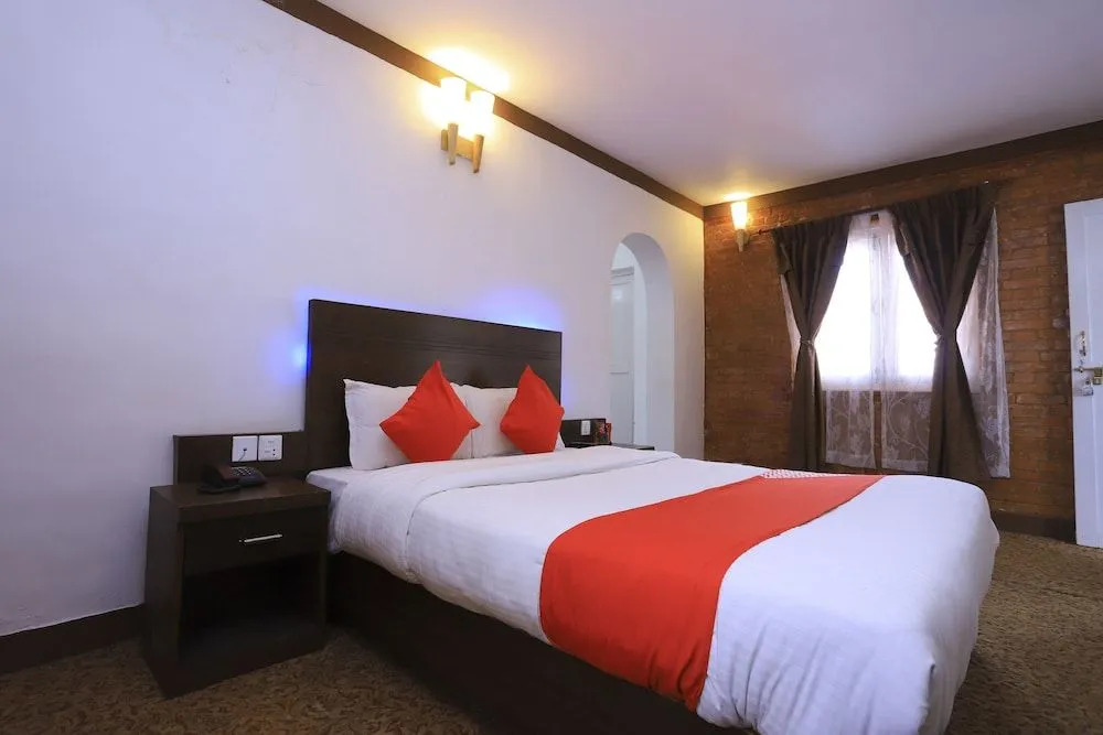 Oyo 591 Hotel Blue Moon
