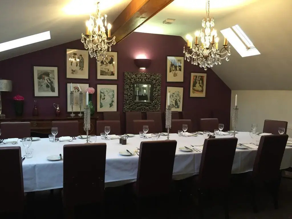 Oak Tree Inn