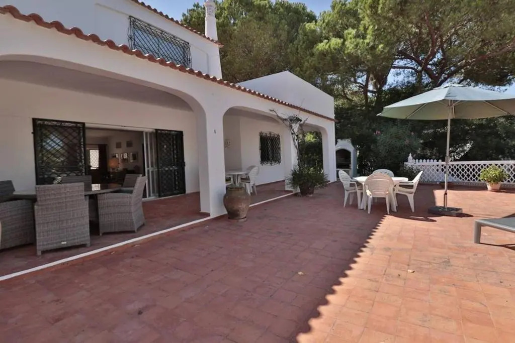 Villa Vale Do Lobo 626 3 Bedrooms Private Pool Short Walk To The Praca
