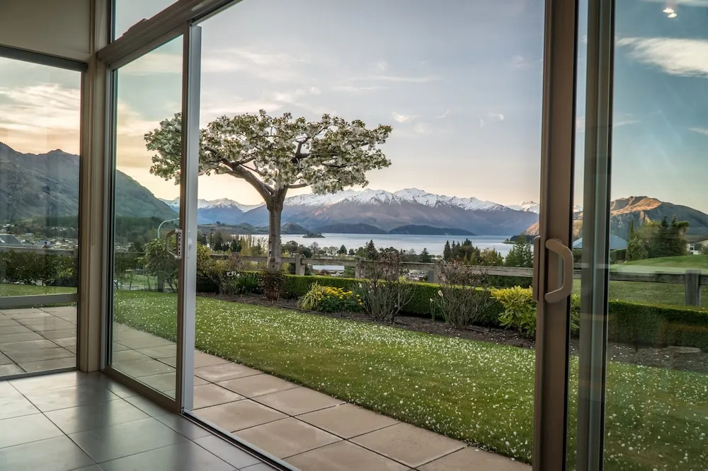 Release Wanaka - Faulks Terrace