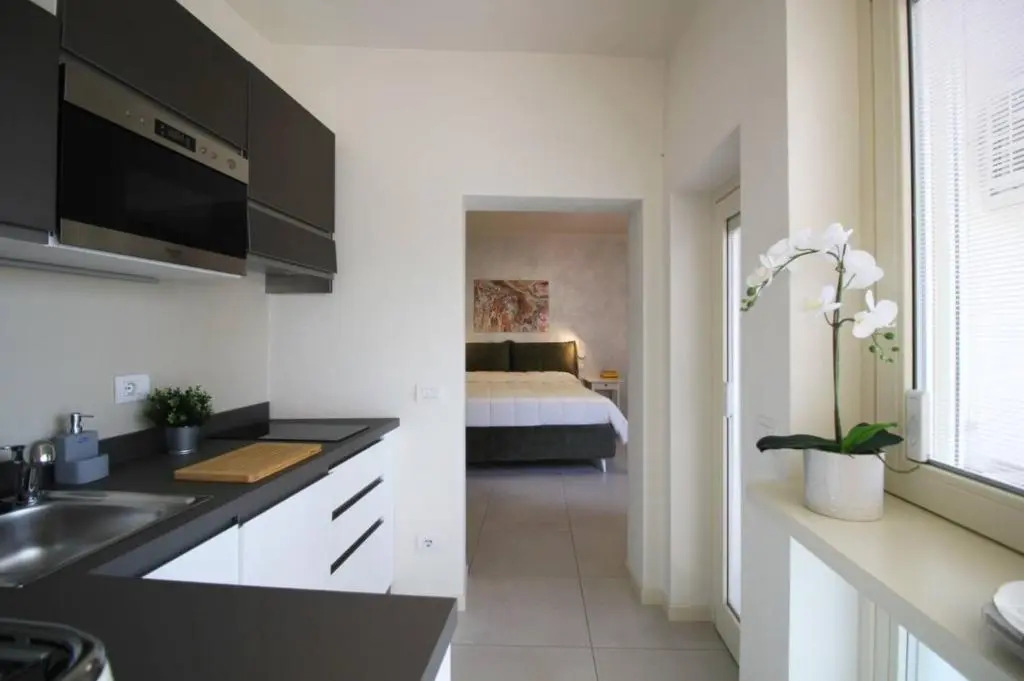 Appartamento Terra Con Balconcino