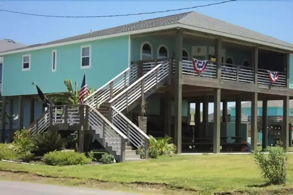 Family Ties - 3 Br Home