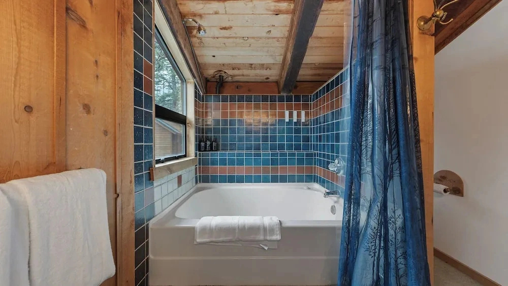 Cozy Donner Lake Cabin w/ Kayaks, Forest Views, Fireplace & Quick Ski Resort Access Donner Lake Refuge by Avantstay