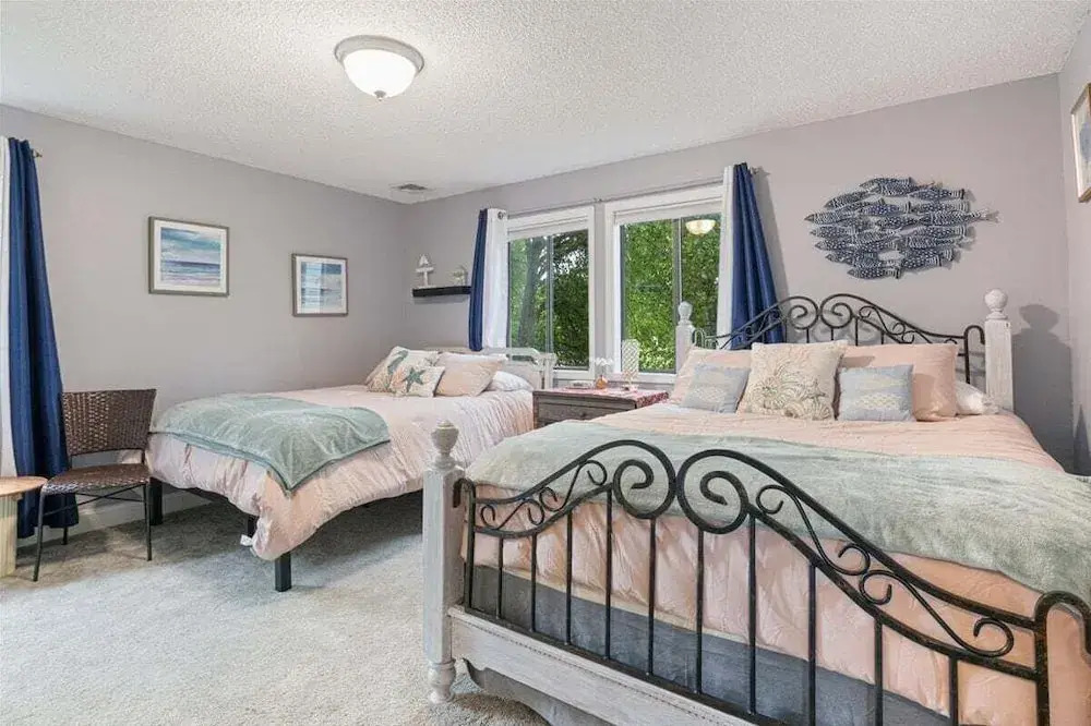 Lakefront Osage Beach Condo + Workspace w/ Pool Views