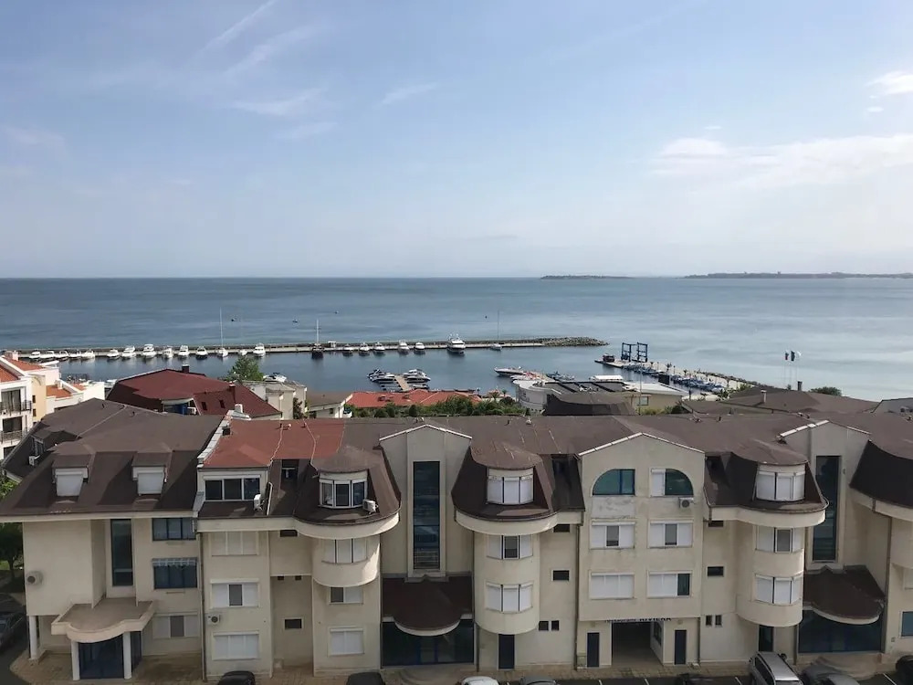 Lazur 5 Apartments
