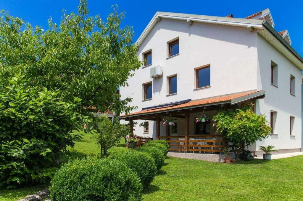 Breza Guesthouse