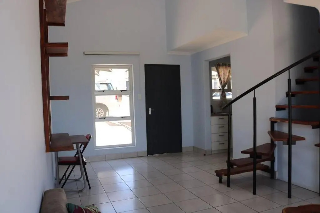 Cozy 2 bedroom loft close to the city centre.