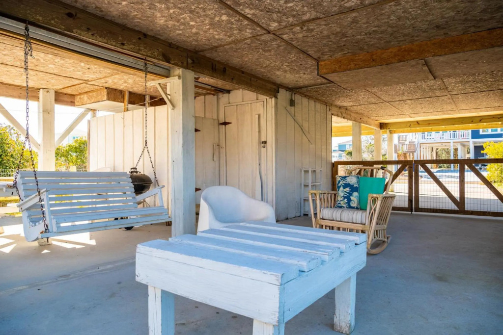 Splendid Days by Oak Island Accommodations
