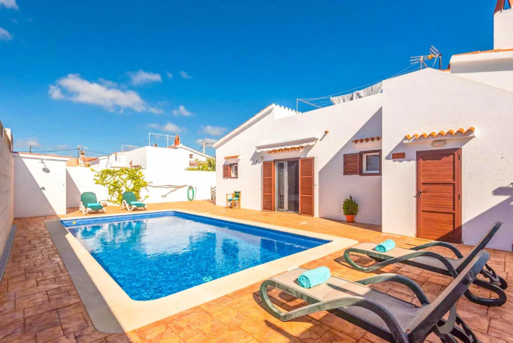 Villa Mari Large Private Pool Walk to Beach A C Wifi Car Not Required - 3051