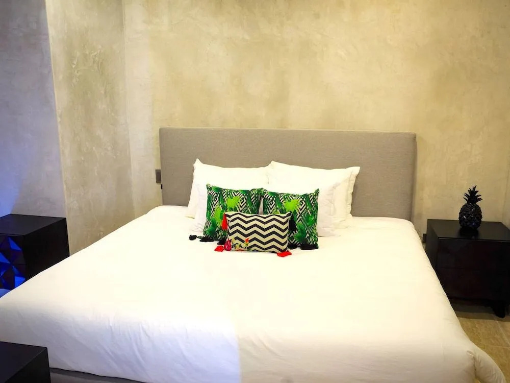New One Br Apartment for Up To 4, Grill & Pool At the Common Rooftop
