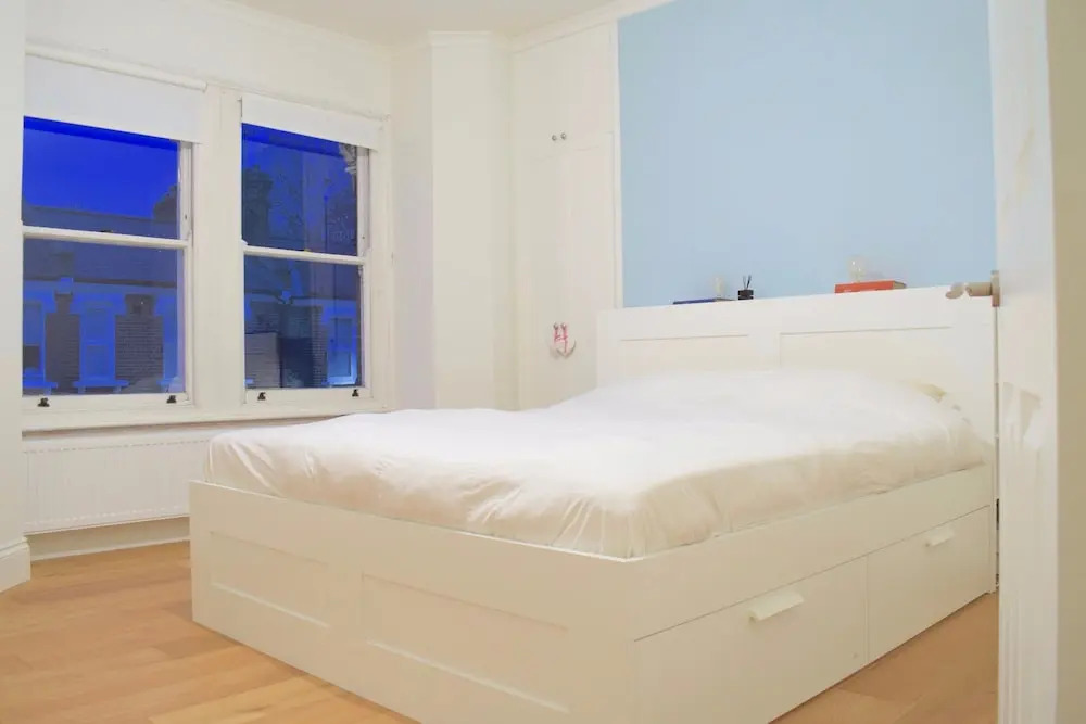 2 Bedroom Victorian Flat in Zone 1 Sleeps 4