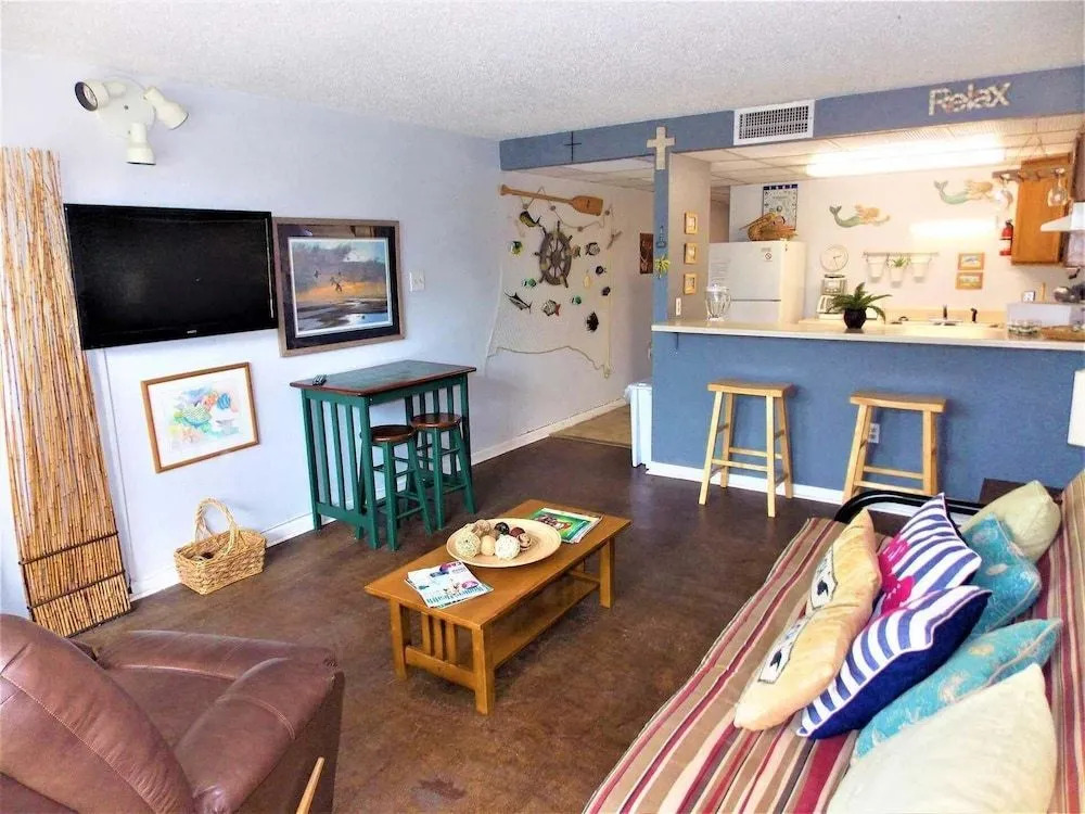 Seamist - 1 Br Condo