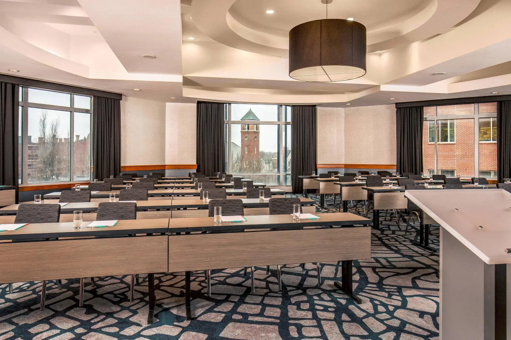 Le Meridien Boston Cambridge