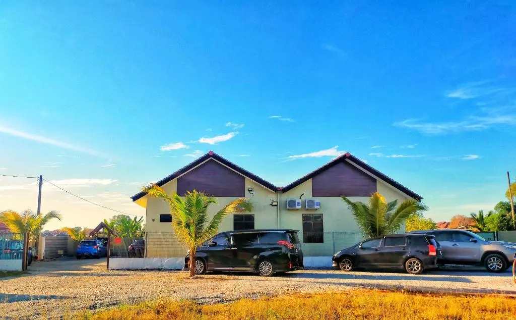 anjung ara suites and roomstays