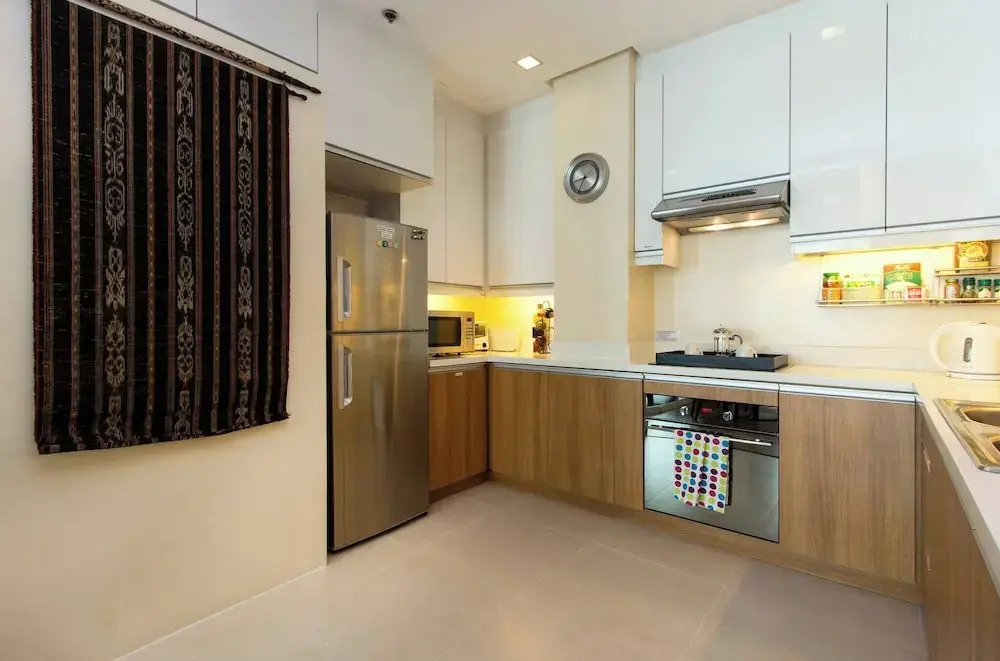 Elegant 2BR Apartment in Upscale Fort BGC Fast Wifi