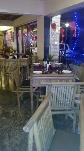 Dippys Hotel