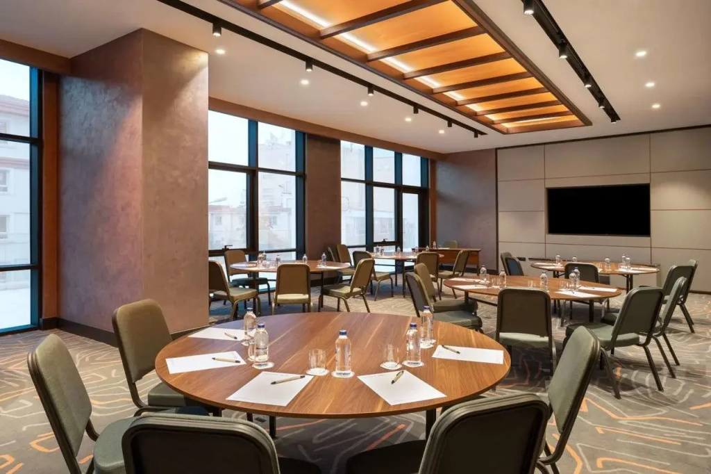 Mövenpick Hotel Istanbul Marmara Sea