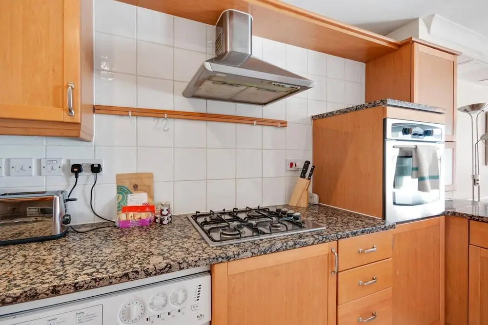 Modern 2bed, 2bath apt 1 Minute to Jubilee Line
