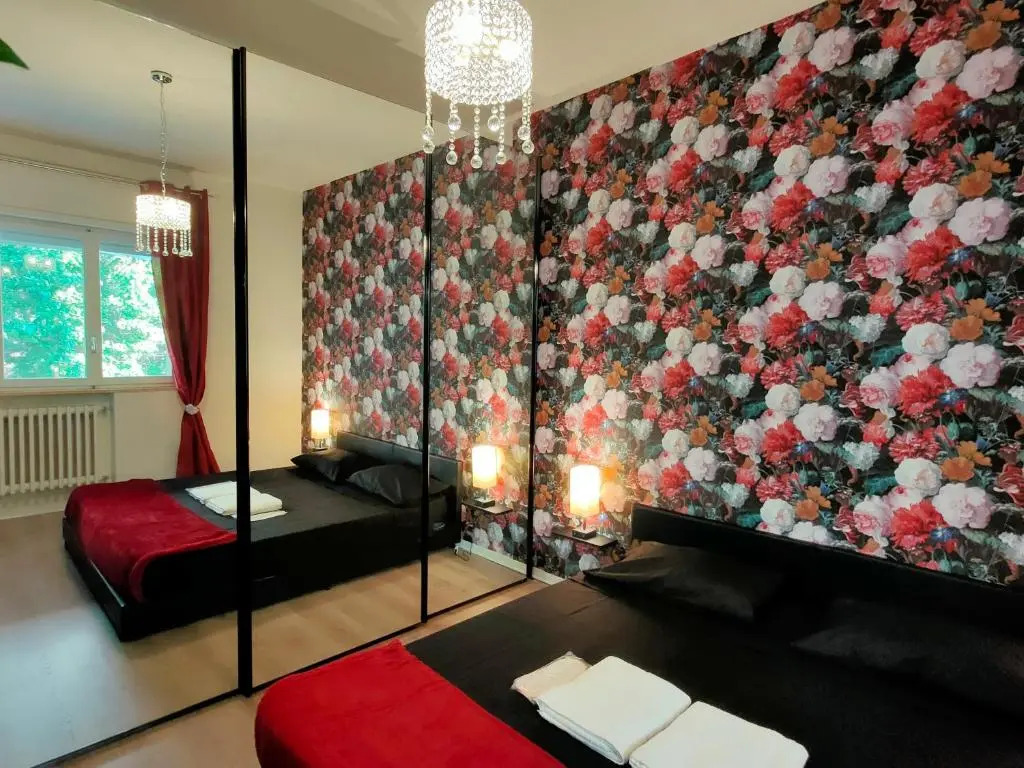 Lush Escape Suites - hottube and sauna