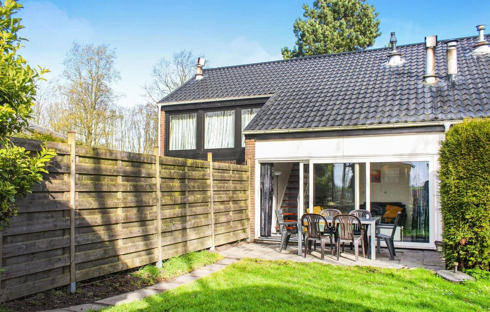 Beautiful Home In Bruinisse With Wifi