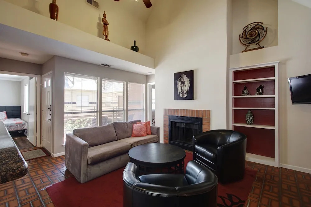 AustinStays 2 Bedroom Downtown Suite