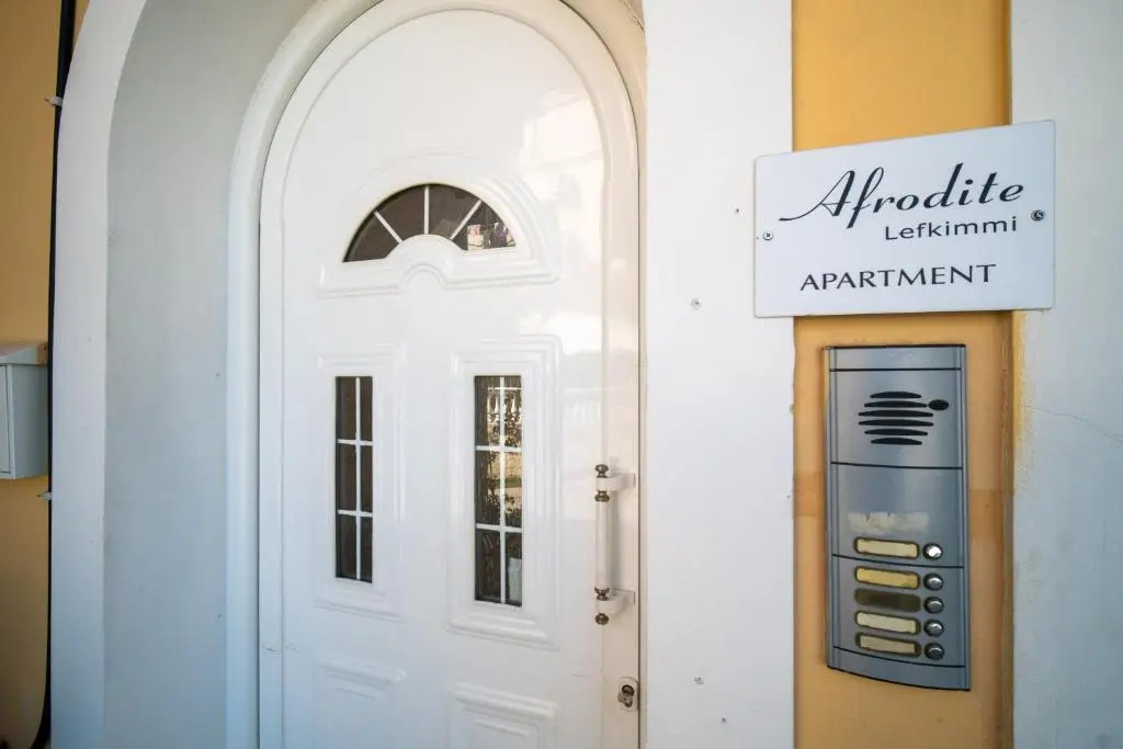 Afrodite Lefkimmi Apartment 1