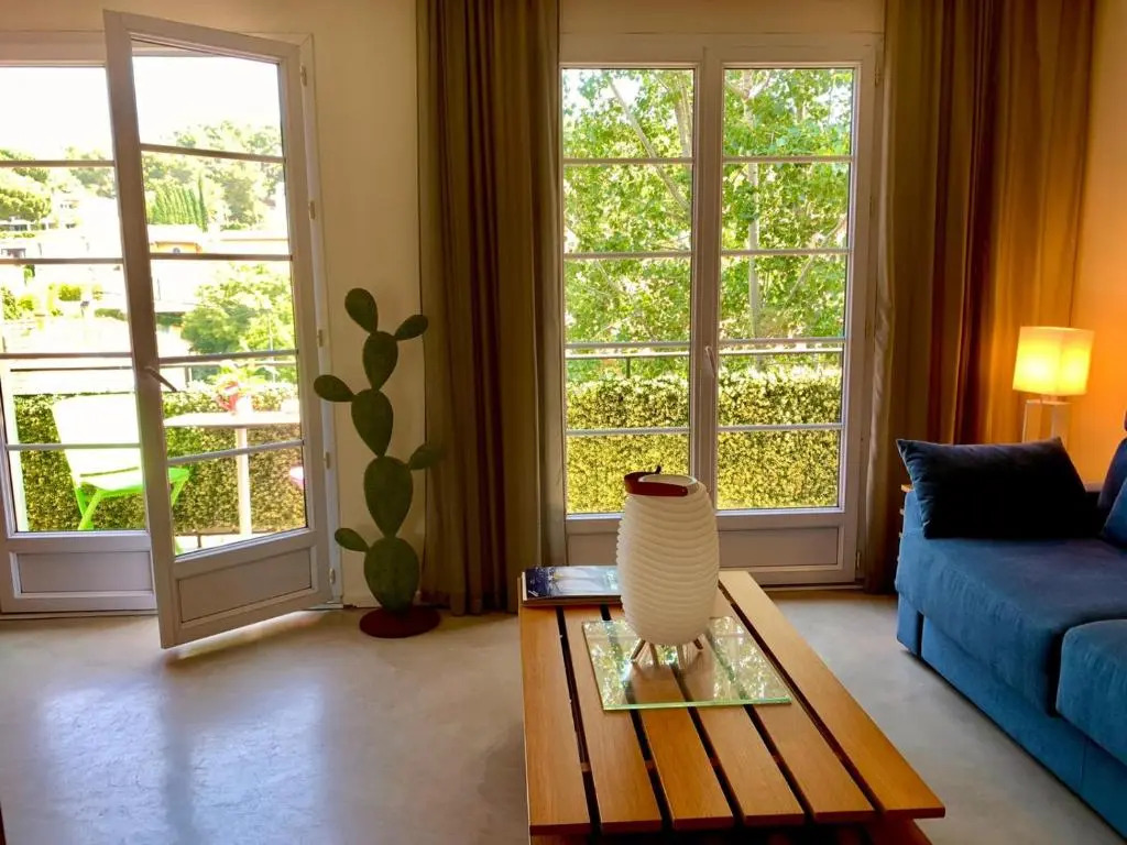 St Tropez T2 central