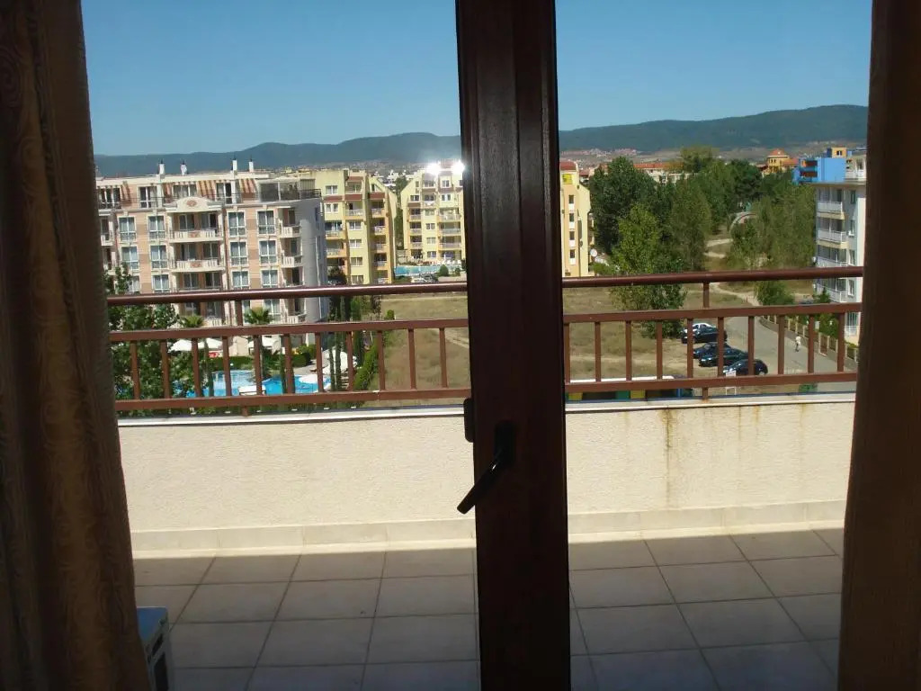 Summer Breeze Apartments
