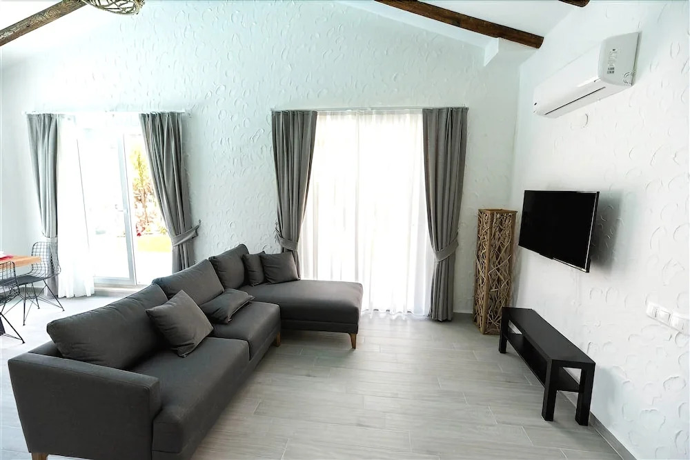 Villa Daisy 3 by Villamnet