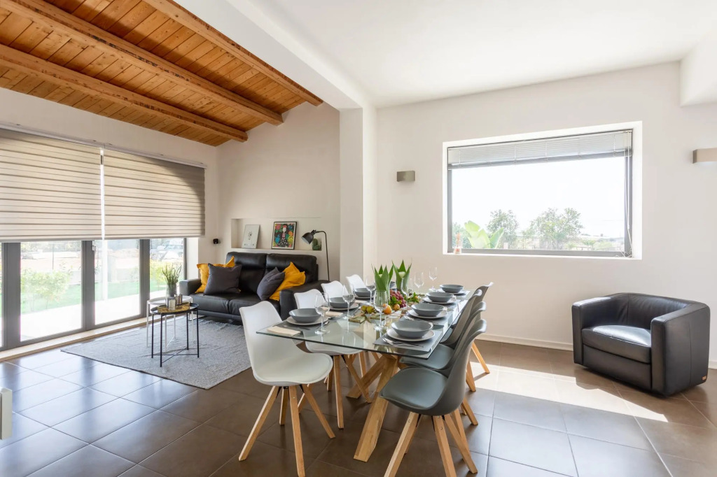 Villa Akos Large Private Pool AC WiFi