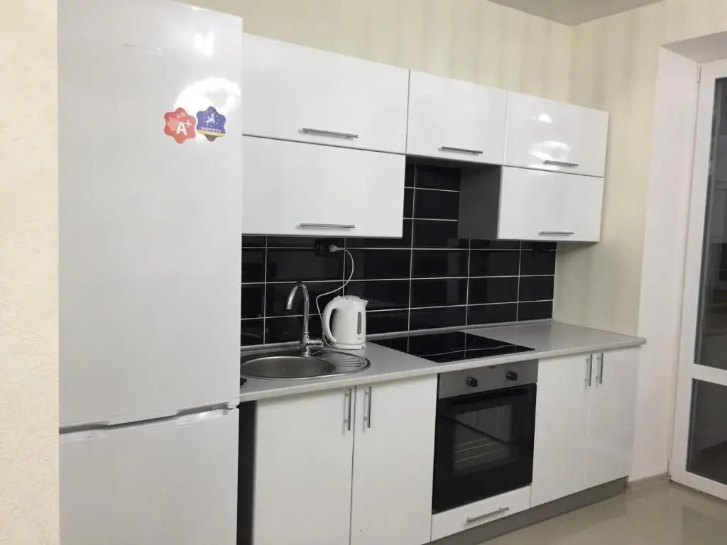 Lux 3-bedroom apartment in Most City area