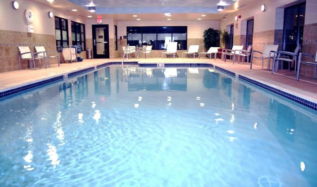 Hampton Inn & Suites Detroit-Canton