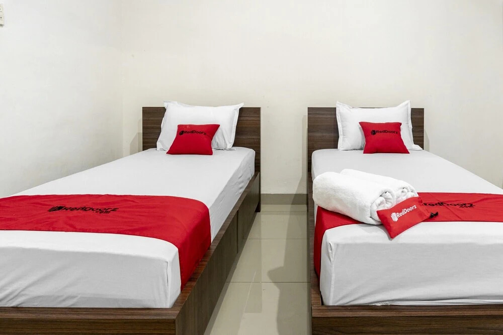 Afifah Guesthouse by RedDoorz