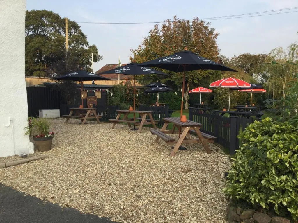 The Thelbridge Cross Inn