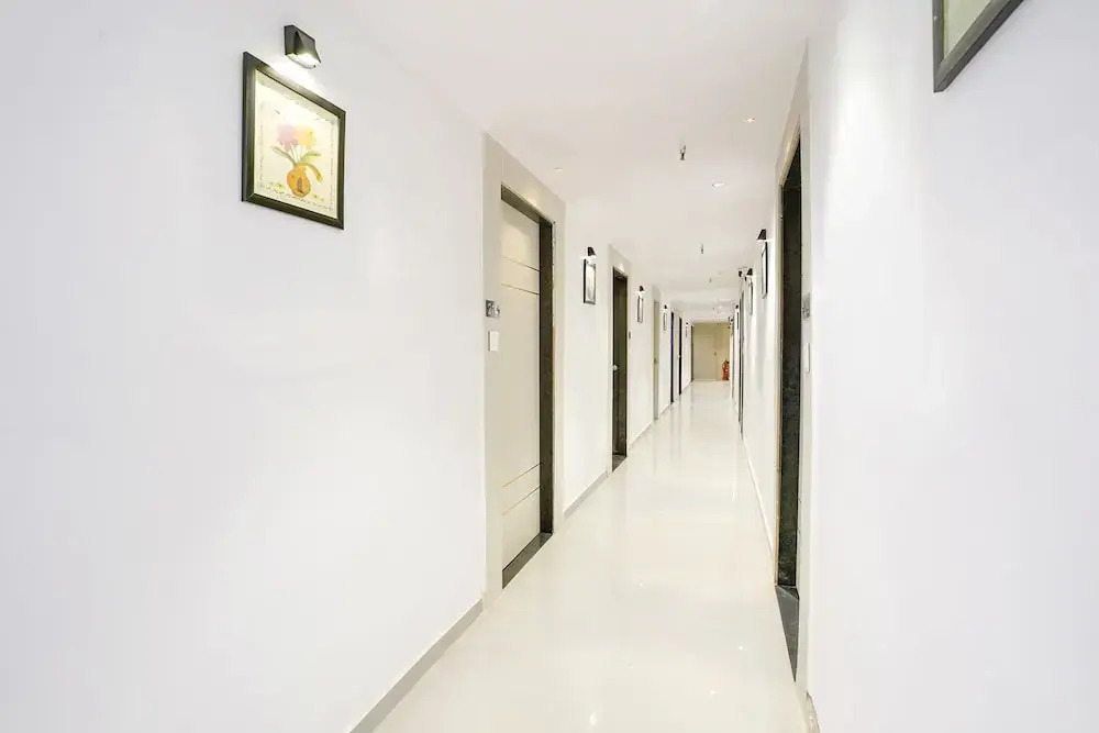 Hotel Grey Sky