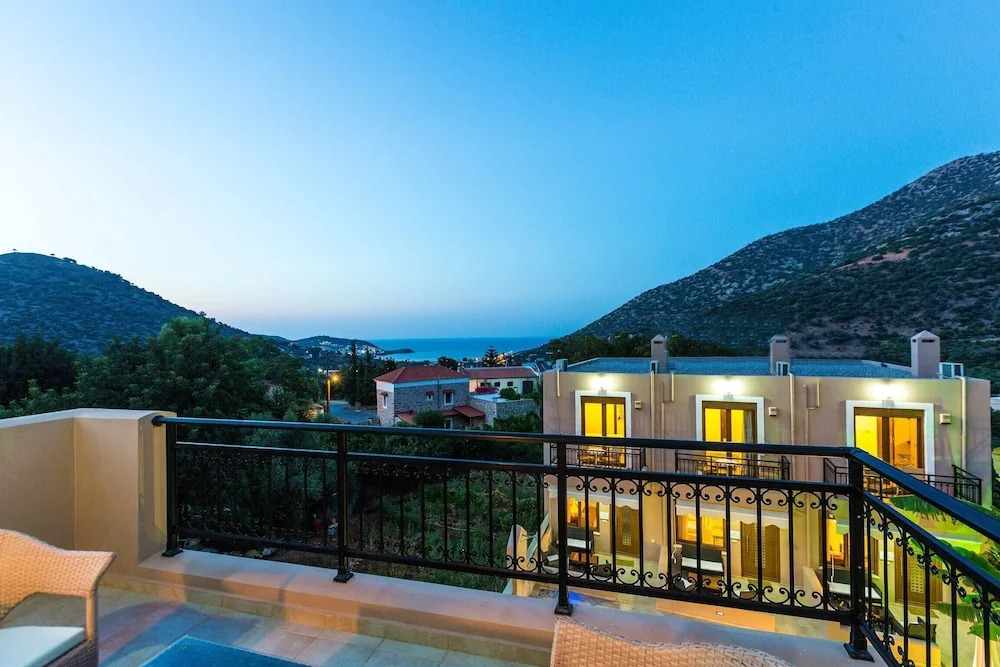Wail you and Your Family are in Rethymnon, This is a Wonderful Selection