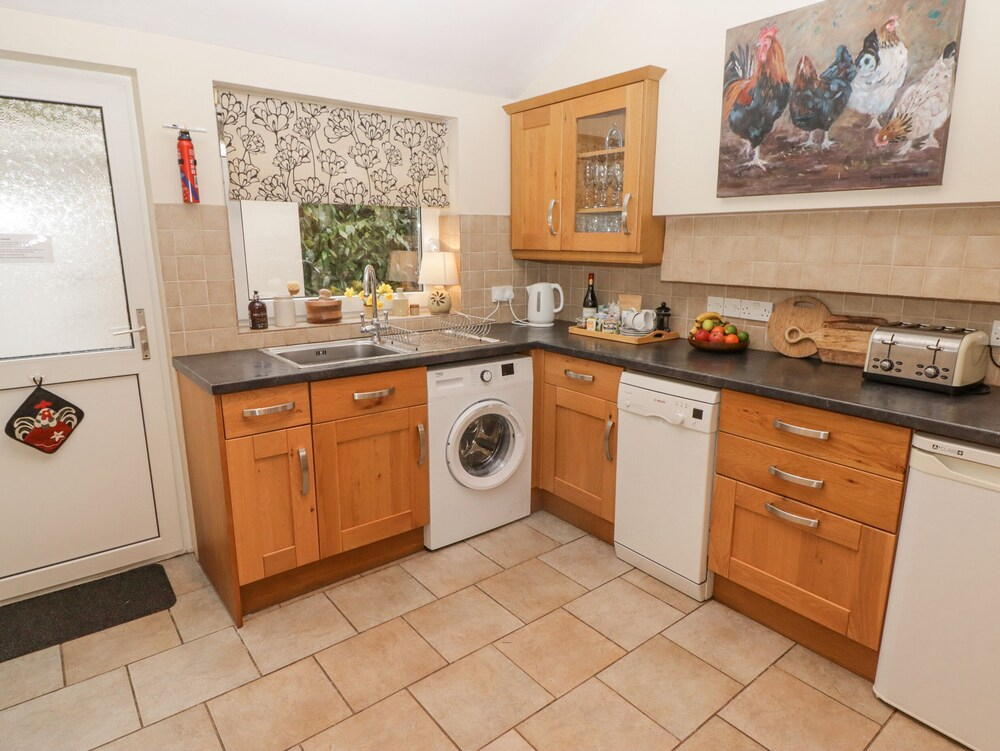 1 Cheriton Row