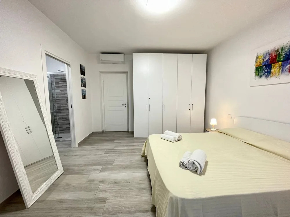 Ida Palace, new Deluxe Seafront Apartment