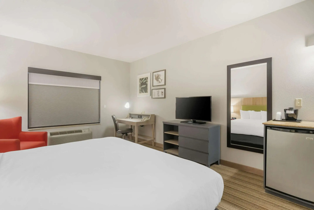 Country Inn & Suites by Radisson, Columbia, MO