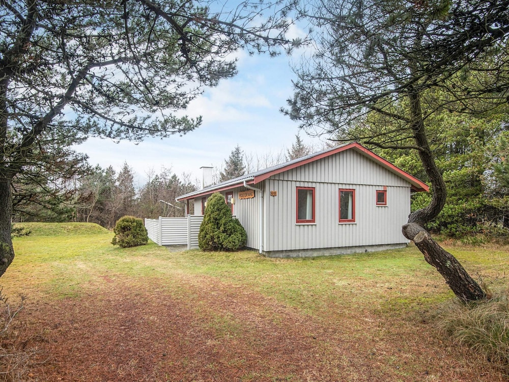6 person holiday home in Blåvand