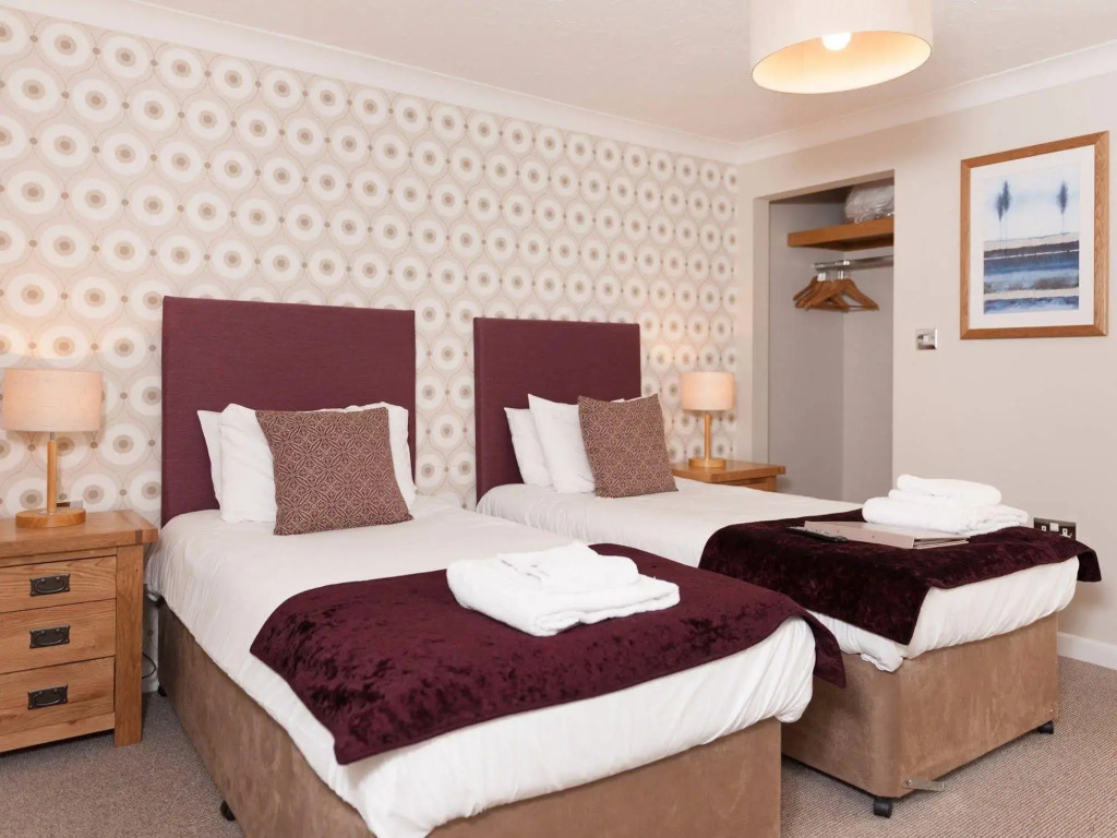 Avon Causeway Hotel